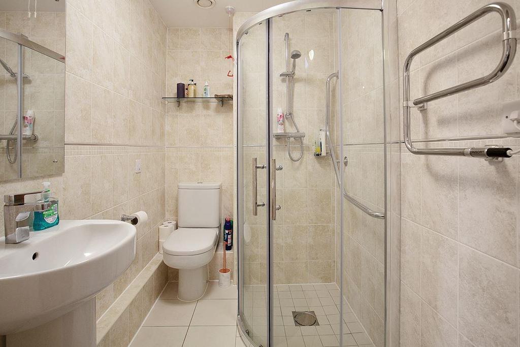 Shower Room.jpg