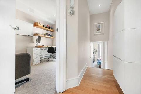 Flat 2, 28 Rattray Road, London, SW2 1BD