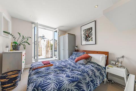 Flat 2, 28 Rattray Road, London, SW2 1BD