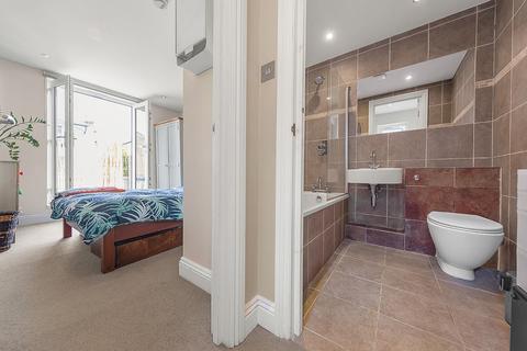 Flat 2, 28 Rattray Road, London, SW2 1BD