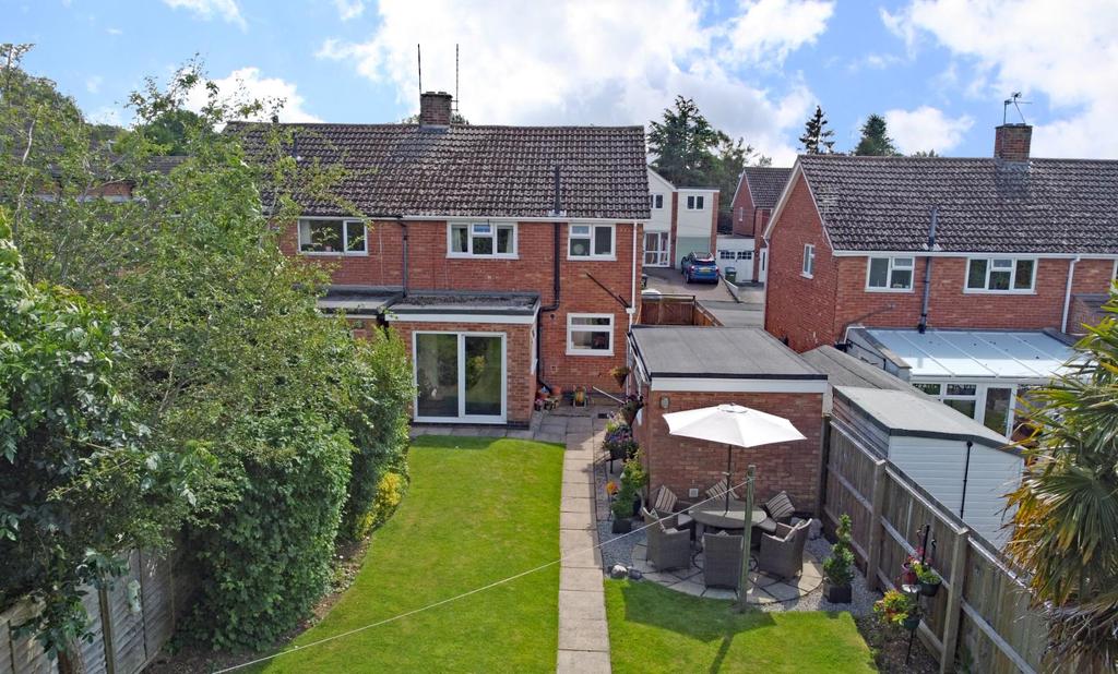 Ashby Rise, Great Glen, Leicester 3 bed semidetached house £295,000