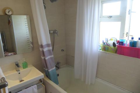 50 Brabazon Road, Hounslow, TW5 9LT
