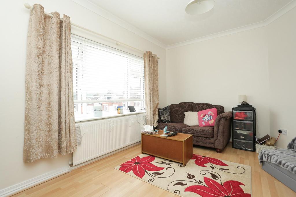 Astley Avenue, Dover 1 bed flat £115,000