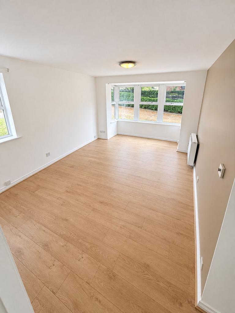 Apartment in Kirkstall - View 2