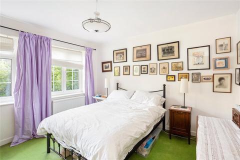 8 Foxdell, Northwood, HA6 2BU