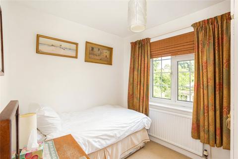 8 Foxdell, Northwood, HA6 2BU