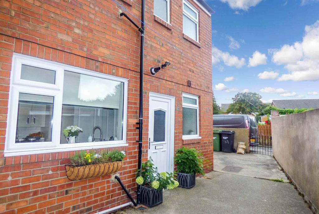 Ridge Terrace, Bedlington... 3 bed flat £80,000