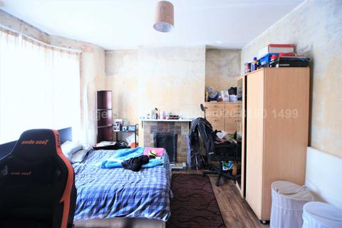 35 Claude Road, London, E10 6NG