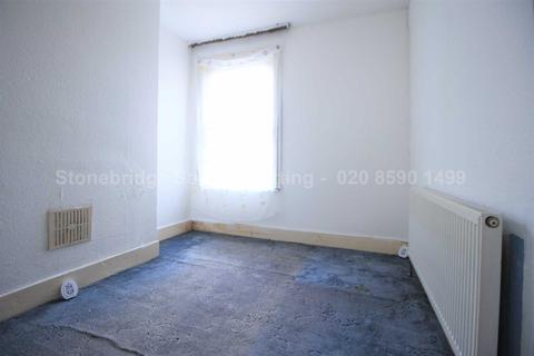 35 Claude Road, London, E10 6NG