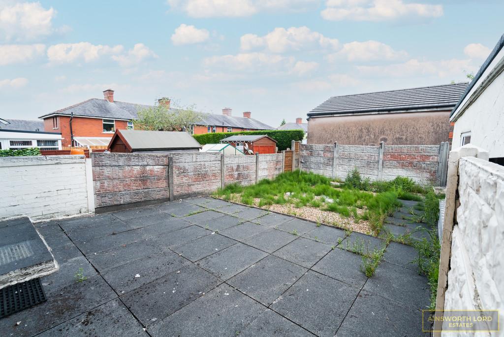 Marsh House Lane, Darwen 3 bed semidetached house £135,000