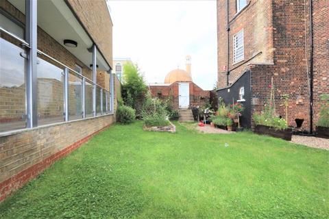 2 bedroom flat to rent, Wightman Road, Hornsey / Turnpike Lane N8