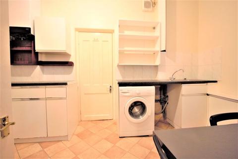 2 bedroom flat to rent, Wightman Road, Hornsey / Turnpike Lane N8