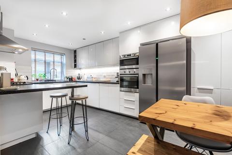 54 Duddington Close, London, SE9 4JD