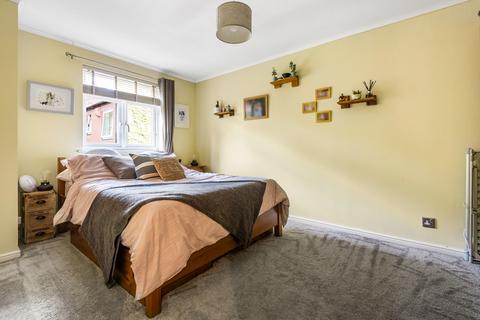 54 Duddington Close, London, SE9 4JD