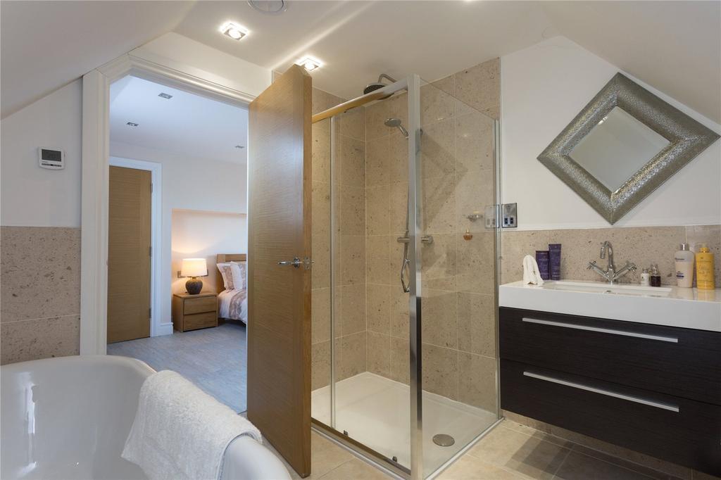 En Suite Bathroom