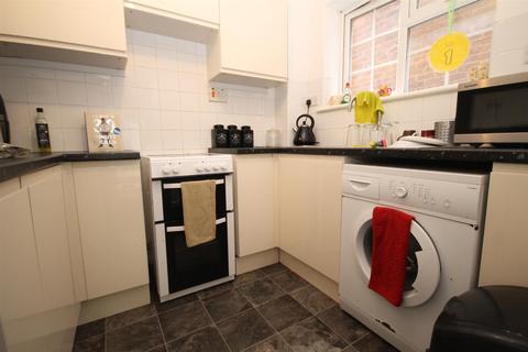 37 Bucklers Way, Carshalton, SM5 2DZ