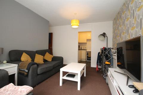 37 Bucklers Way, Carshalton, SM5 2DZ