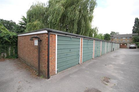37 Bucklers Way, Carshalton, SM5 2DZ