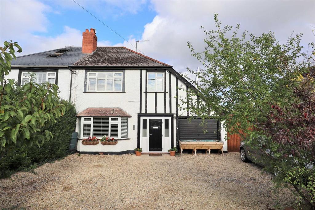 Lickhill Road, Calne 4 bed semidetached house £375,000