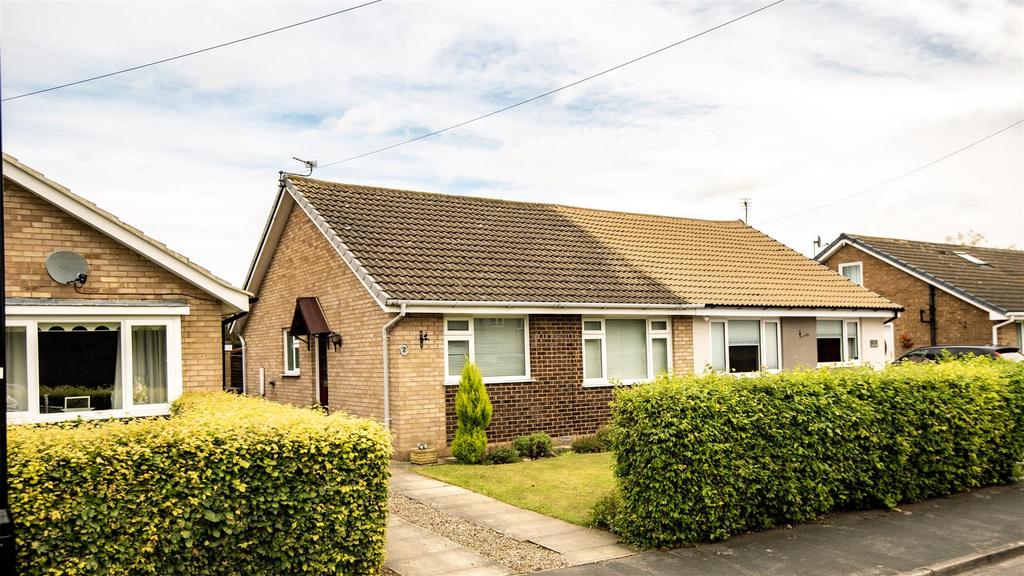 Keble Close, York 2 bed semidetached bungalow £265,000