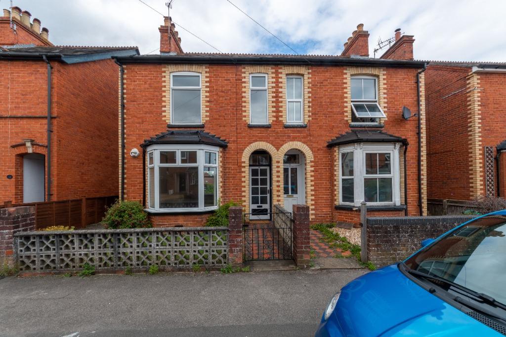 Clifton Road, Newbury, RG14 3 bed semidetached house £1,500 pcm (£