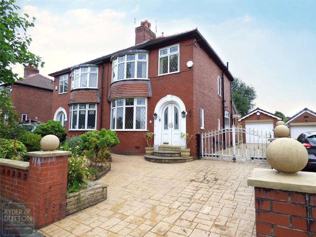 Broadway, Royton, Oldham, OL2 3 bed semidetached house £1,100 pcm (£