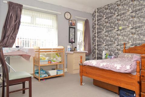 210 Heron Street, Oldham, OL8 4NB