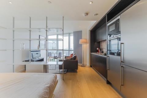 Studio to rent, Charrington Tower, New Providence Wharf, London, E14