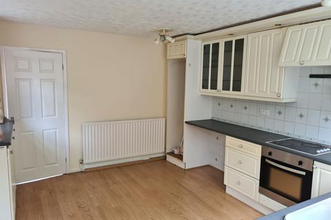 2 bedroom terraced house to rent, Brownhill Close, Birstall