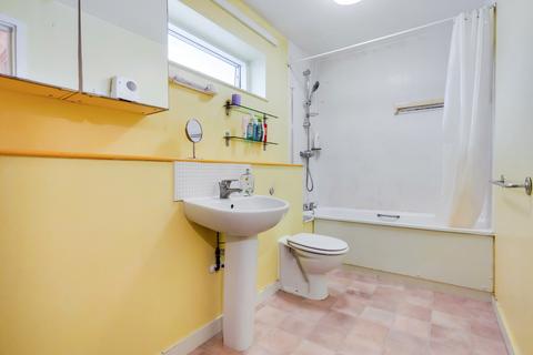 42, Renaissance Court Prince Regent Road, Hounslow, TW3 1QH