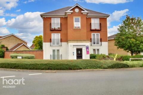 3 bedroom apartment to rent, Island Way East, Chatham