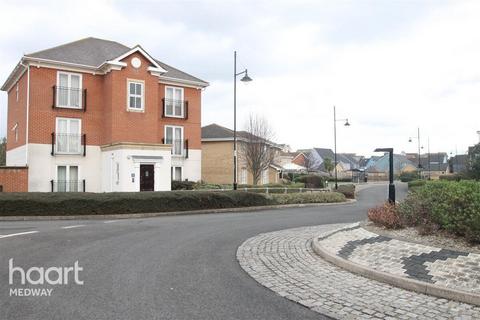 3 bedroom apartment to rent, Island Way East, Chatham