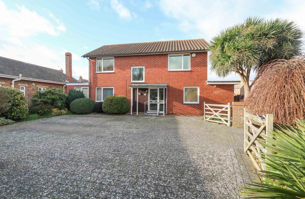 St Marys Road, Hayling Island 4 bed detached house £585,000