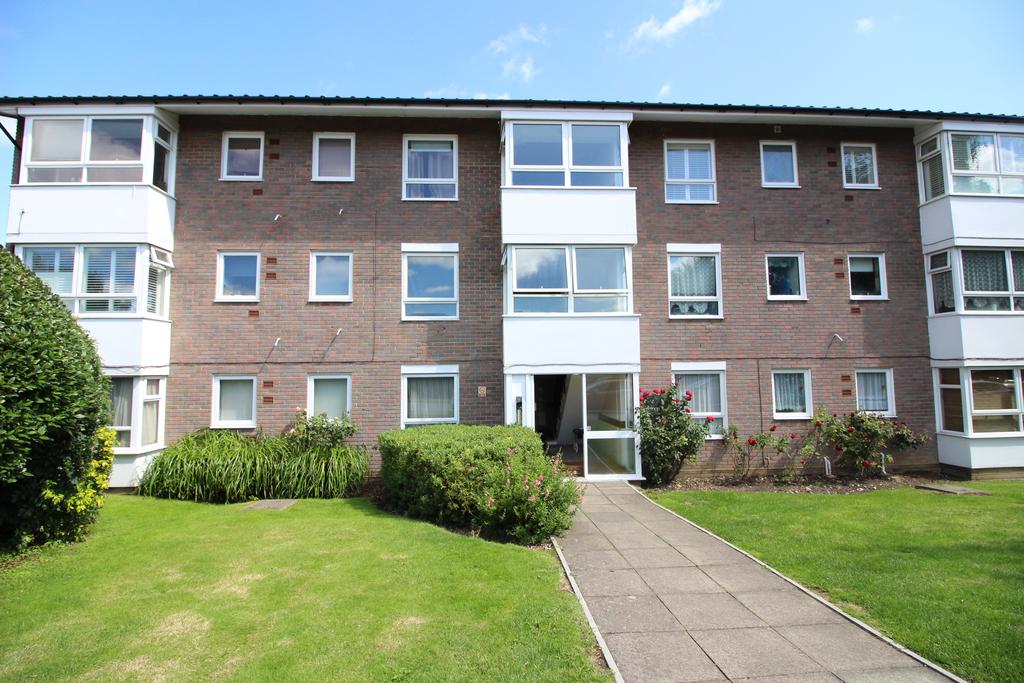 Southwood Close, Worcester Park KT4 2 bed flat £300,000