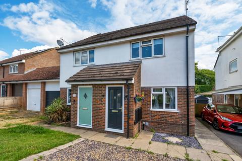 2 bedroom semi-detached house for sale - Gaskell Close, Holybourne, Alton, Hampshire, GU34