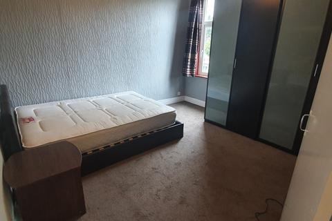 1 bedroom flat to rent - Blenheim Avenue, Ilford, Essex, IG2