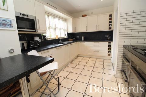 4 Hornbeam Chase, South Ockendon, RM15 6TT