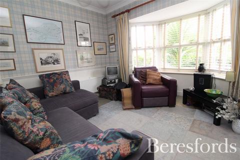 4 Hornbeam Chase, South Ockendon, RM15 6TT