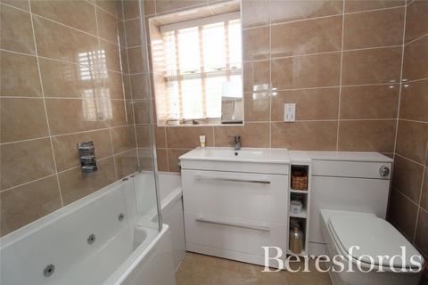 4 Hornbeam Chase, South Ockendon, RM15 6TT
