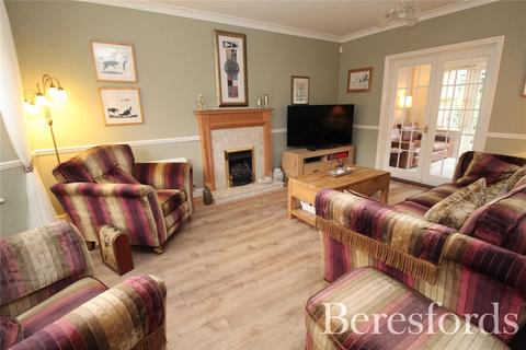 4 Hornbeam Chase, South Ockendon, RM15 6TT