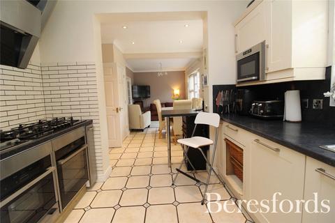 4 Hornbeam Chase, South Ockendon, RM15 6TT