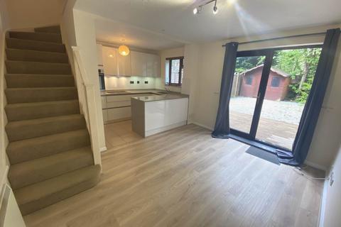 1 bedroom terraced house to rent, Kelly Court, Borehamwood