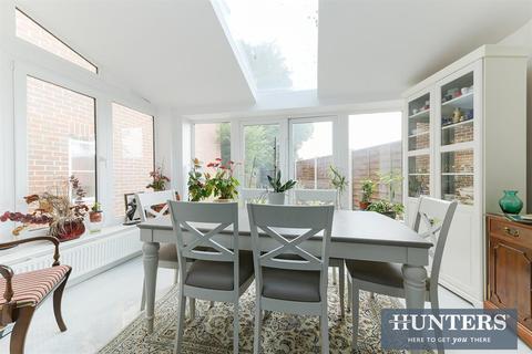 4 Lower Green Gardens, Worcester Park, KT4 7NX