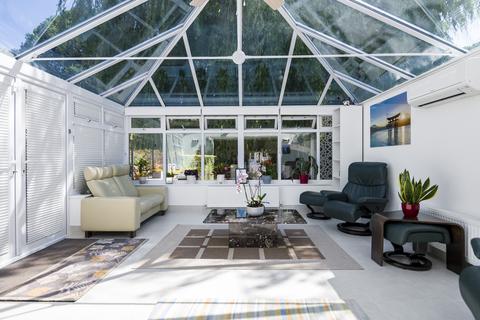 Lakewood Briar Road, Send, Woking, GU23 7AN