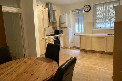 2 bedroom apartment for sale, Drayton Court, London, SW10