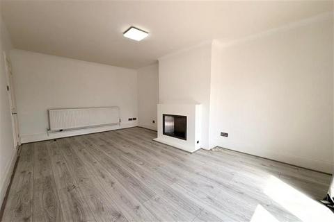 2 bedroom maisonette to rent, Barncroft Road, Loughton, IG10