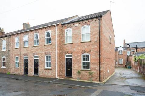 3 bedroom end of terrace house to rent, Chaucer Street, York, YO10