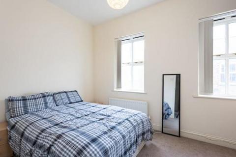 3 bedroom end of terrace house to rent, Chaucer Street, York, YO10
