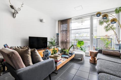 24 Isaac Way, London, SE1 1EE