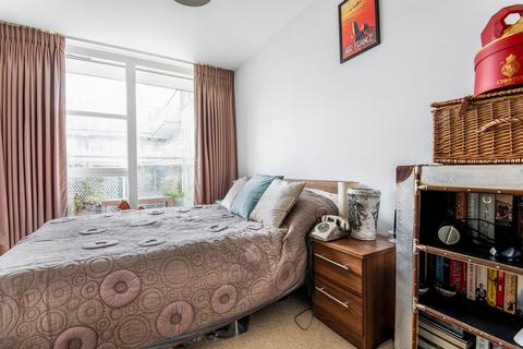 24 Isaac Way, London, SE1 1EE